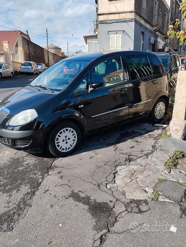 Usata 2006 Lancia Musa Monovolume | 3500 € (Molto cara) - Immagine 1/4