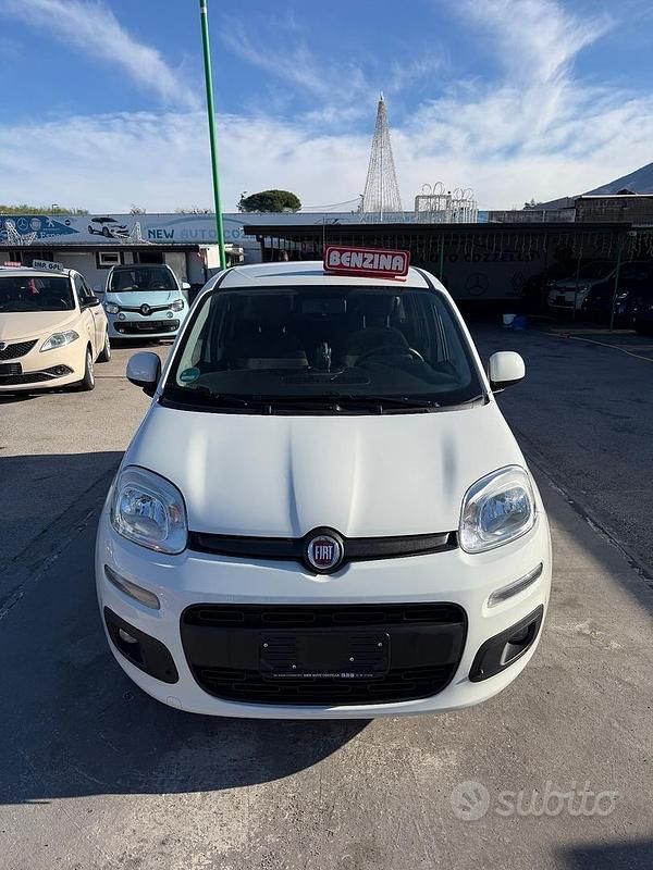 Bianco Usata 2017 Fiat Panda Lounge Tre volumi | 8900 € (Buon prezzo) - Immagine 1/4