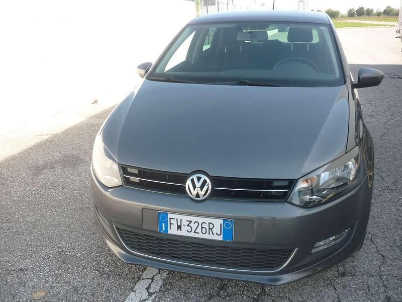 Usata VW Polo Comfortline 90 CV (66 kW) 2013 Grigio Utilitaria