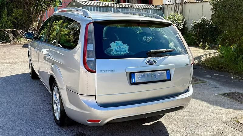 Usata Ford Focus 2011 Grigio Station wagon