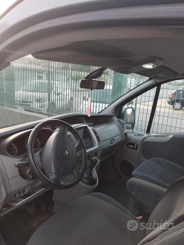 Usata Renault Trafic 115 CV (84 kW) 2013 Grigio Monovolume