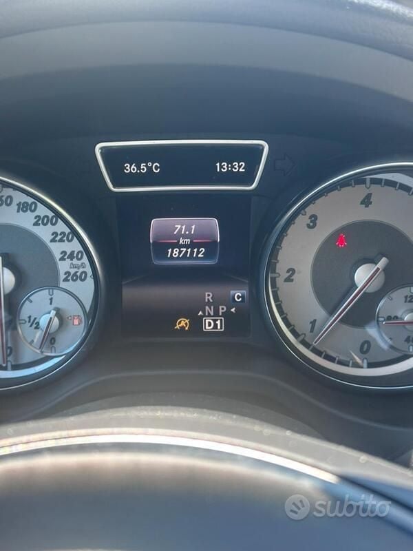 Grigio Usata 2017 Mercedes GLA200 SUV | 13.700 € (Super prezzo) - Immagine 1/4