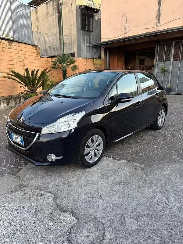 Usata Peugeot 208 82 CV (60 kW) 2014 Blu Utilitaria