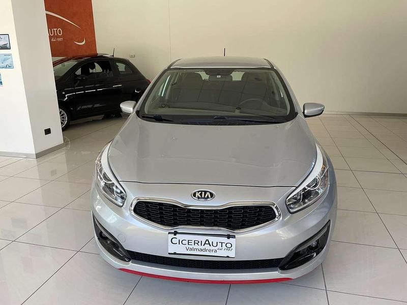 Usata Kia Ceed Active 110 CV (80 kW) 2016 Argento Utilitaria