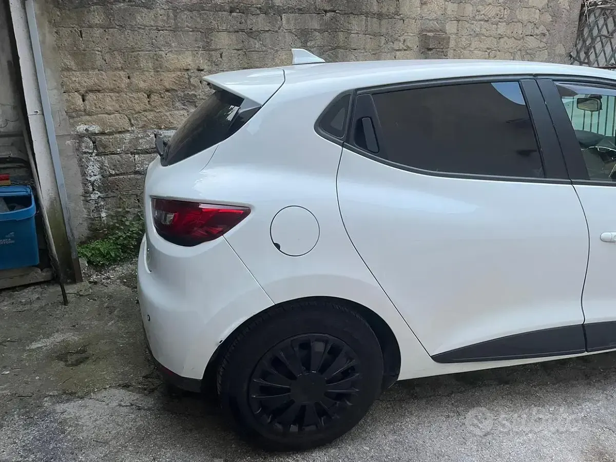 Usata Renault Clio IV 75 CV (55 kW) 2013 Bianco Berlina