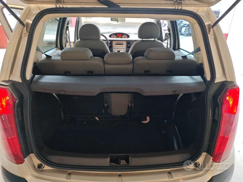 Usata 2004 Lancia Musa Monovolume | 3000 € (Cara) - Immagine 1/4