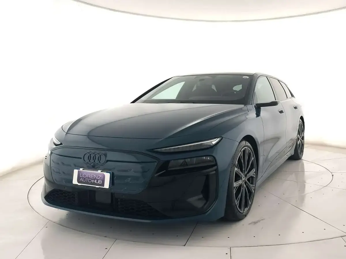 Usata Audi A6 e-tron Edition .1 119 kW (163 CV) 2025 Blu metallizzato Station wagon
