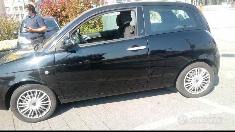 Usata Lancia Ypsilon 80 CV (58 kW) 2009 Nero Utilitaria