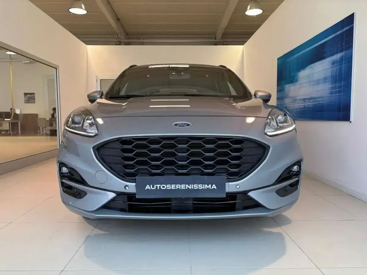 Usata Ford Kuga ST-Line 150 CV (110 kW) 2023 Grigio SUV