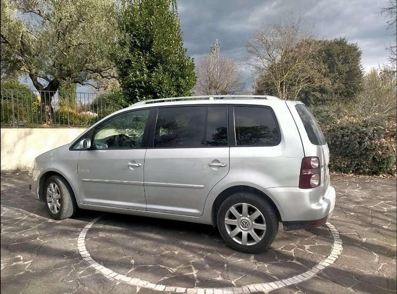 Usata VW Touran Highline 105 CV (77 kW) 2009 Monovolume