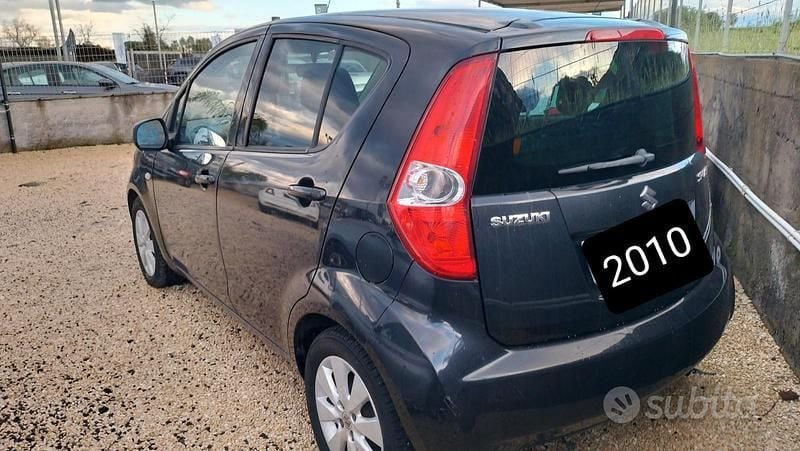 Usata Suzuki Splash 86 CV (63 kW) 2010 Nero Utilitaria