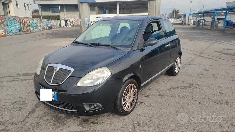 Usata Lancia Ypsilon 69 CV (50 kW) 2008 Nero Utilitaria