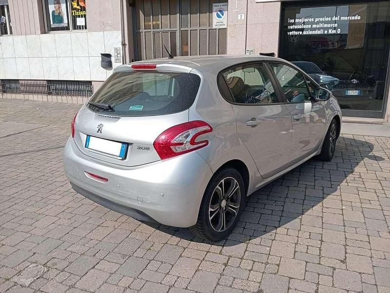 Usata Peugeot 208 Allure 68 CV (50 kW) 2014 Argento Utilitaria