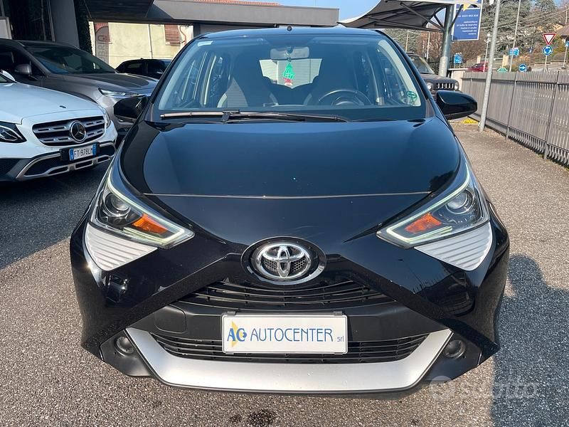 Usata Toyota Aygo Business Edition 72 CV (52 kW) 2019 Nero Utilitaria