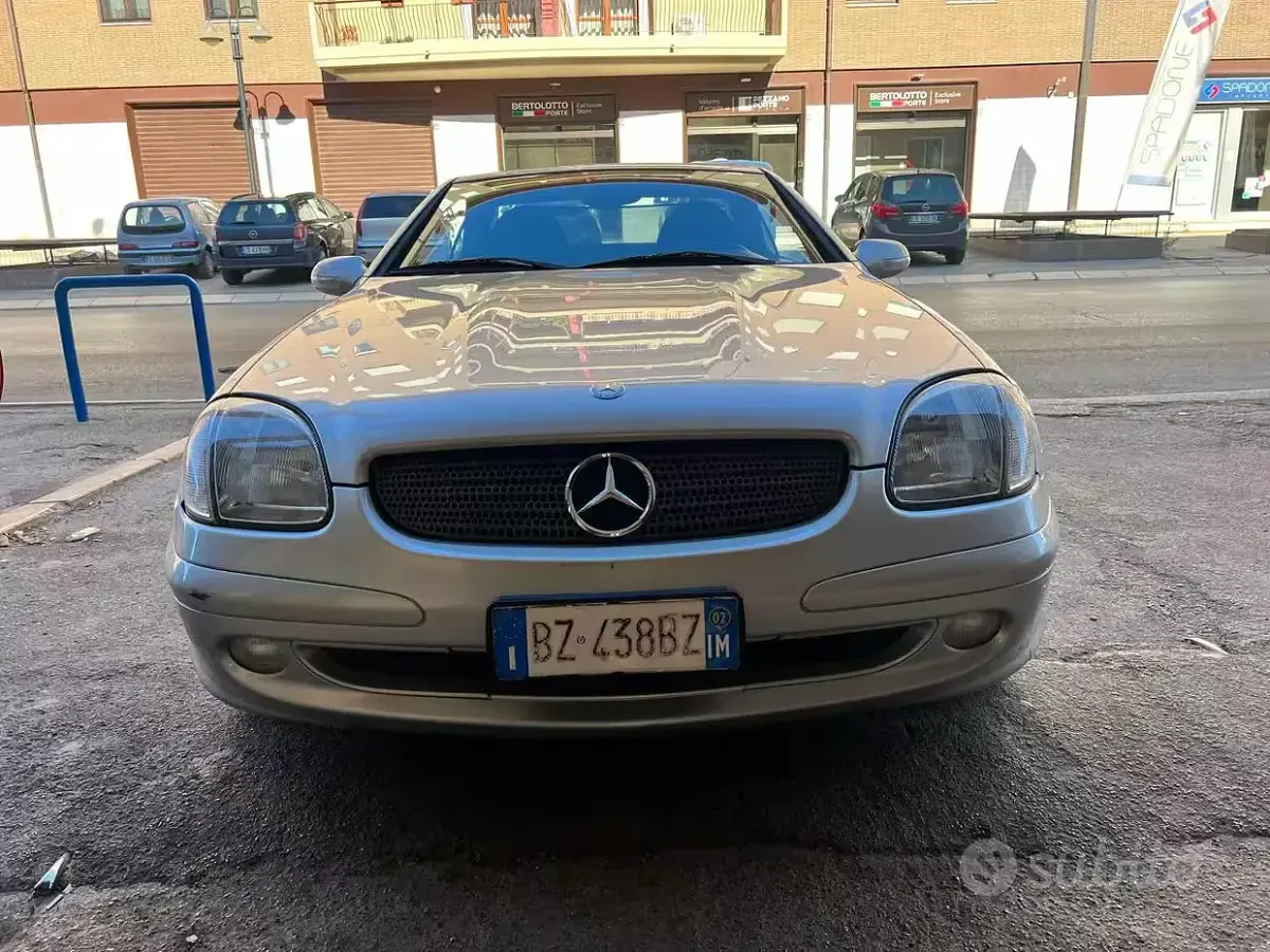 Usata Mercedes SLK200 163 CV (119 kW) 2002 Grigio Cabrio