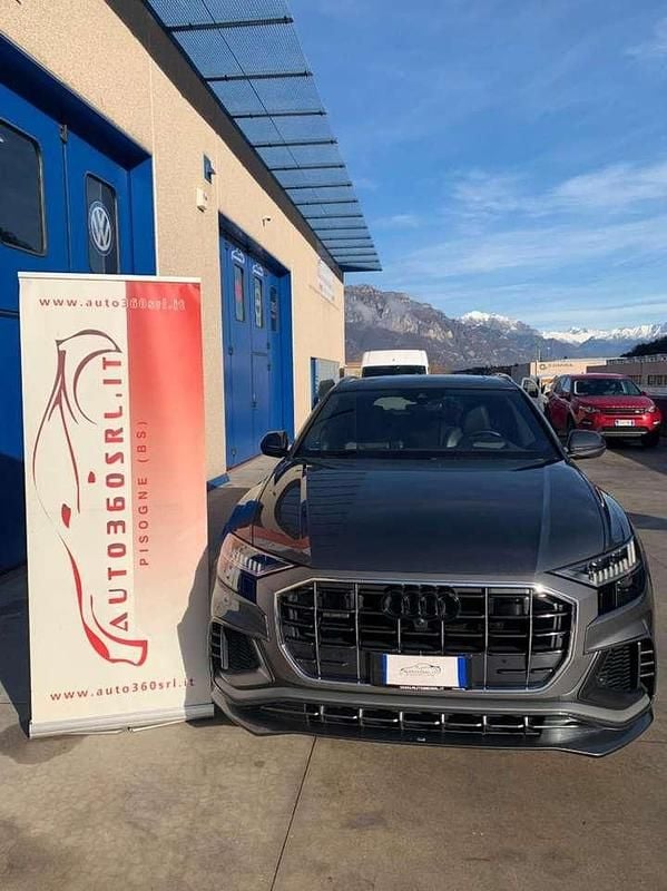 Grigio metallizzato Usata 2018 Audi Q8 S-Line SUV | 39.000 € (Molto cara) - Immagine 1/4