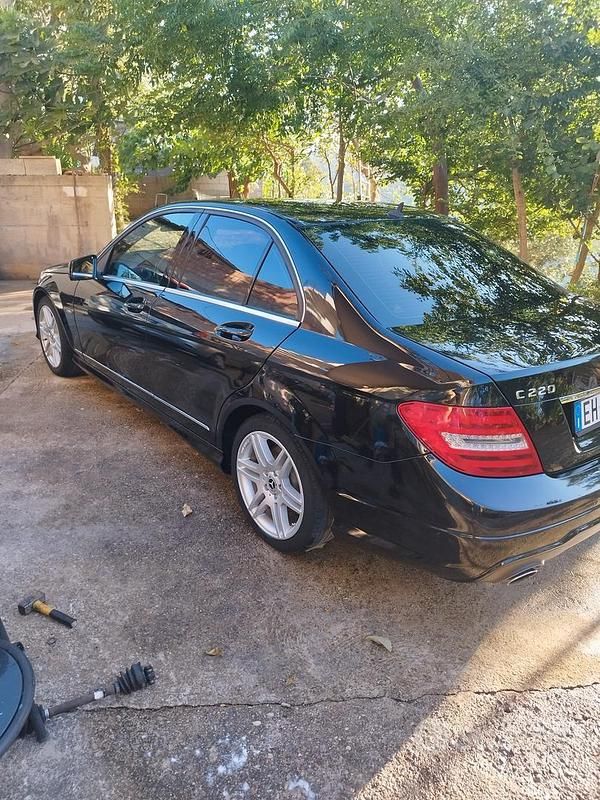 Gebraucht Mercedes C220 170 PS (125 kW) 2011 Schwarz Limousine