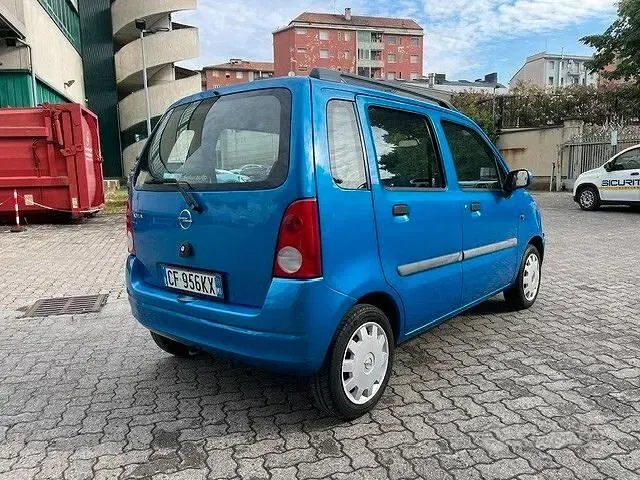 Usata Opel Agila Enjoy 60 CV (44 kW) 2005 Blu/azzurro Monovolume