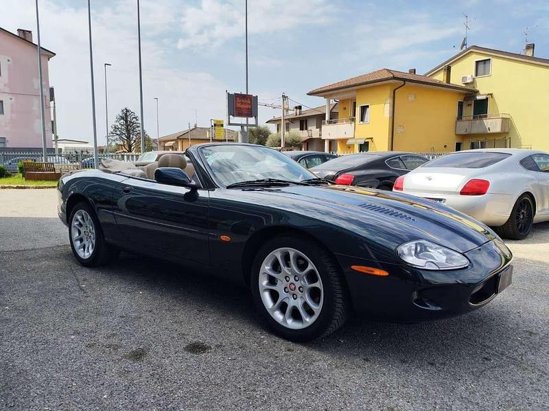 Usata Jaguar XKR S 363 CV (266 kW) 2001 Emerald green Cabrio