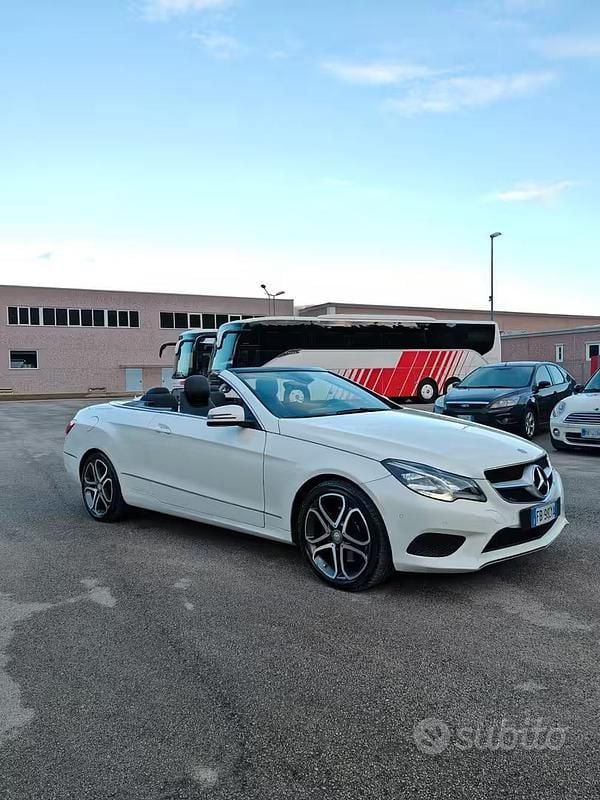 Usata Mercedes E250 Premium 203 CV (149 kW) 2014 Bianco Cabrio