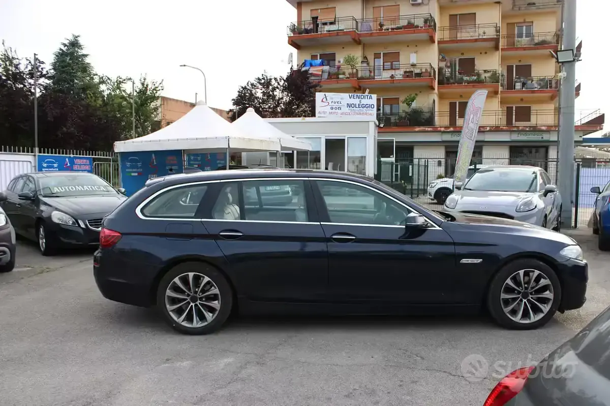 Usata BMW 520 184 CV (135 kW) 2013 Blu Berlina