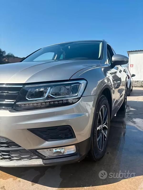 Usata VW Tiguan Business 115 CV (84 kW) 2017 Grigio SUV