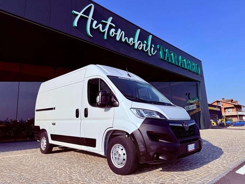 Bianco(met.) Usata 2023 Opel Movano Furgone | 19.590 € (Buon prezzo) - Immagine 1/4