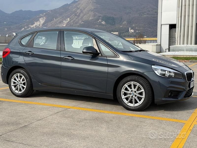 Usata BMW 216 Active Tourer Luxury Line 116 CV (85 kW) 2017 Grigio Monovolume