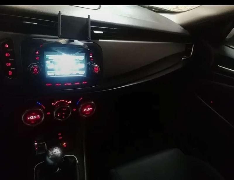 Usata Alfa Romeo Giulietta Exclusive 150 CV (110 kW) 2015 Grigio Utilitaria