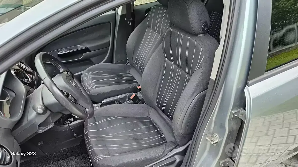 Usata Opel Corsa 65 CV (47 kW) 2010 Utilitaria