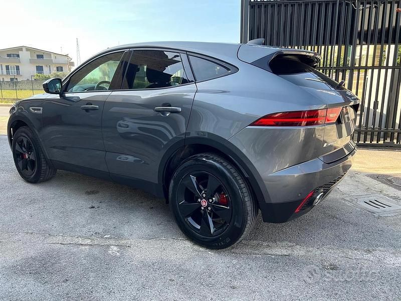 Begagnad Jaguar E-Pace R-Dynamic 180 HK (132 kW) 2020 Grå SUV