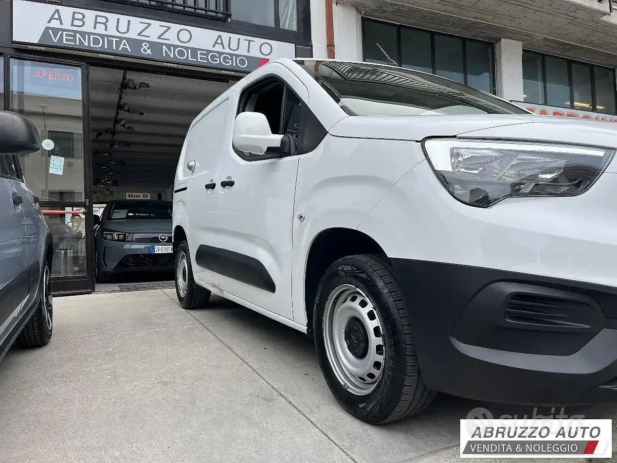 Usata Opel Combo 75 CV (55 kW) 2021 Bianco Monovolume