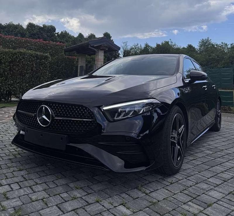 Usata Mercedes A180 AMG Line Premium 136 CV (100 kW) 2023 Berlina