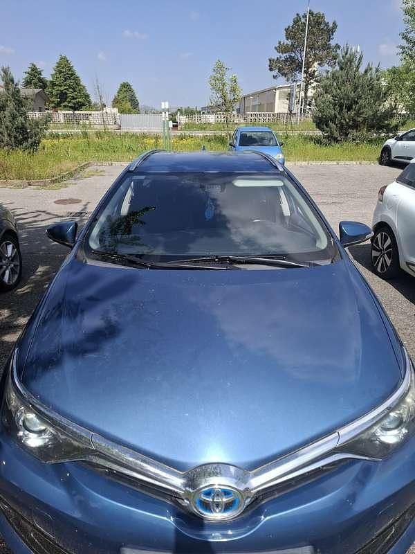 Usata Toyota Auris Hybrid Active 99 CV (72 kW) 2015 Station wagon