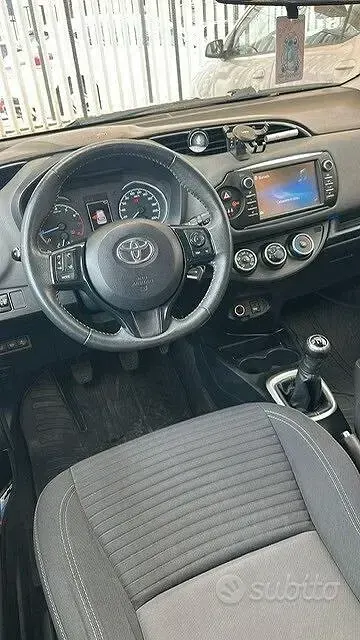 Usata Toyota Yaris 72 CV (52 kW) 2019 Bianco Berlina
