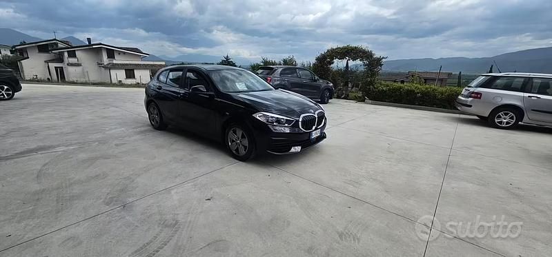 Usado BMW 116 Advantage 116 CV (85 kW) 2022 Negro Utilitario