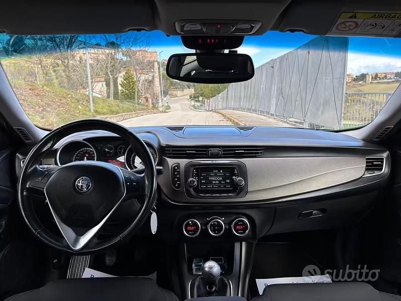 Usata Alfa Romeo Giulietta 120 CV (88 kW) 2015 Nero Utilitaria