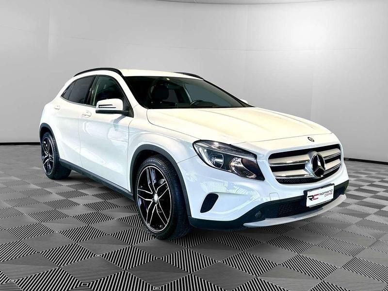 Bianco Usata 2014 Mercedes GLA200 SUV | 15.900 € (Buon prezzo) - Immagine 1/4