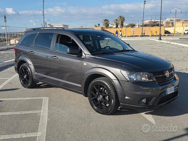 Usata Fiat Freemont Black Code 170 CV (125 kW) 2014 Grigio SUV