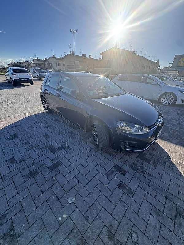 Usata VW Golf VII Trendline 105 CV (77 kW) 2013 Berlina