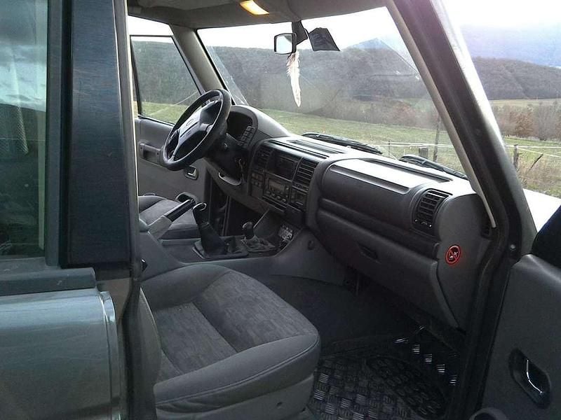 Usata Land Rover Discovery 2 113 CV (83 kW) 2001 Grigio SUV