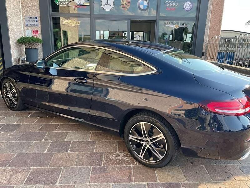 Usata Mercedes C220 Premium Plus 194 CV (142 kW) 2021 Blu/azzurro Coupé