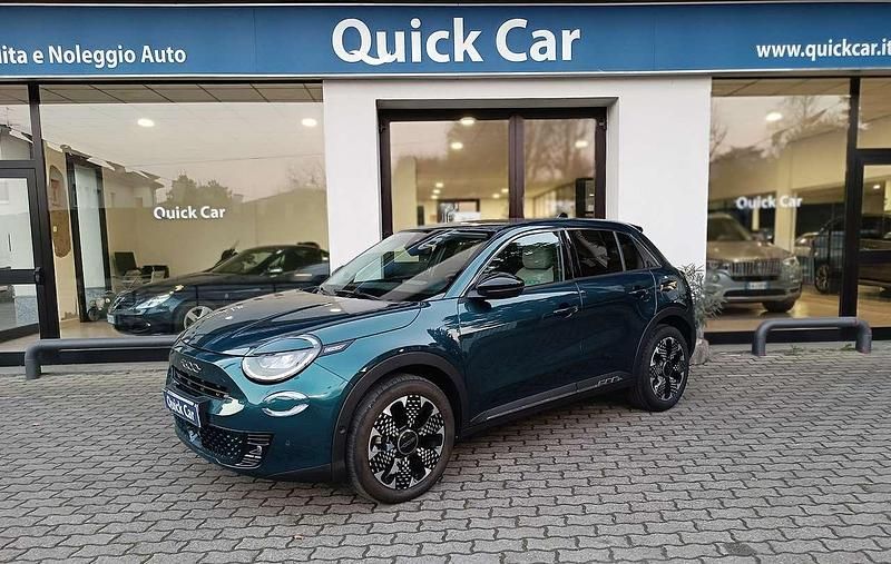 Usata Fiat 600 La Prima 101 CV (74 kW) 2025 Verde mare SUV