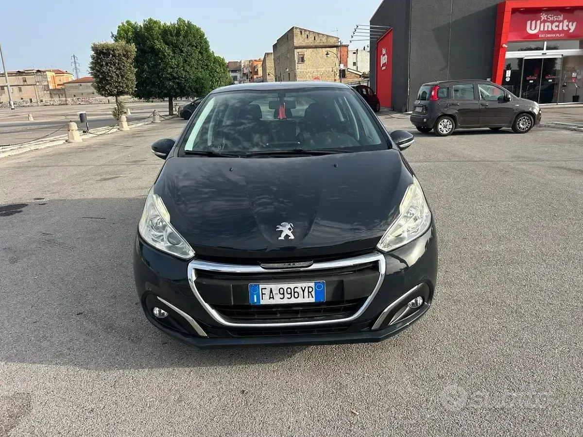 Usata Peugeot 208 Allure 75 CV (55 kW) 2016 Bluazzurro Utilitaria