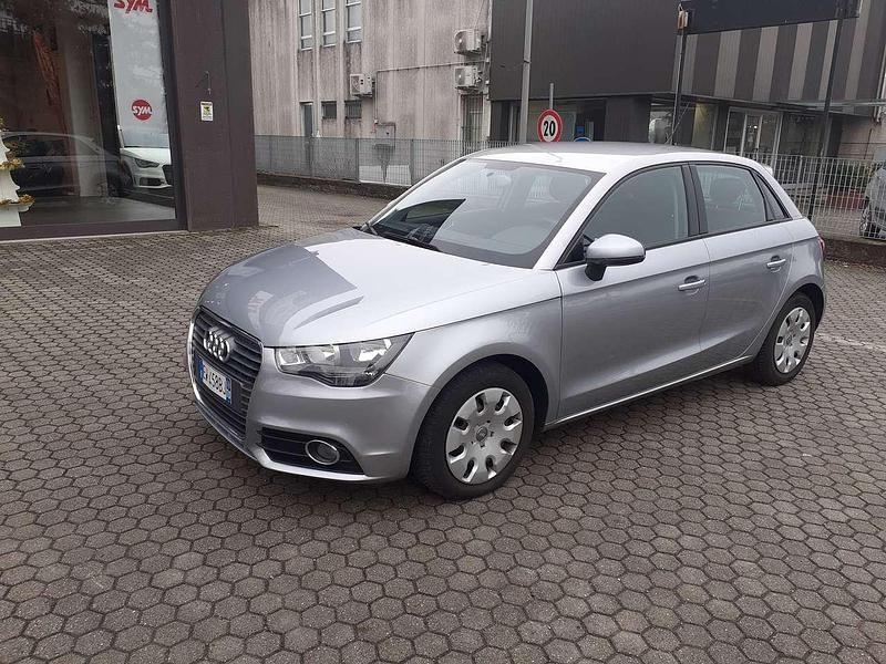 Usata Audi A1 Sportback Attraction 86 CV (63 kW) 2014 Argento Utilitaria