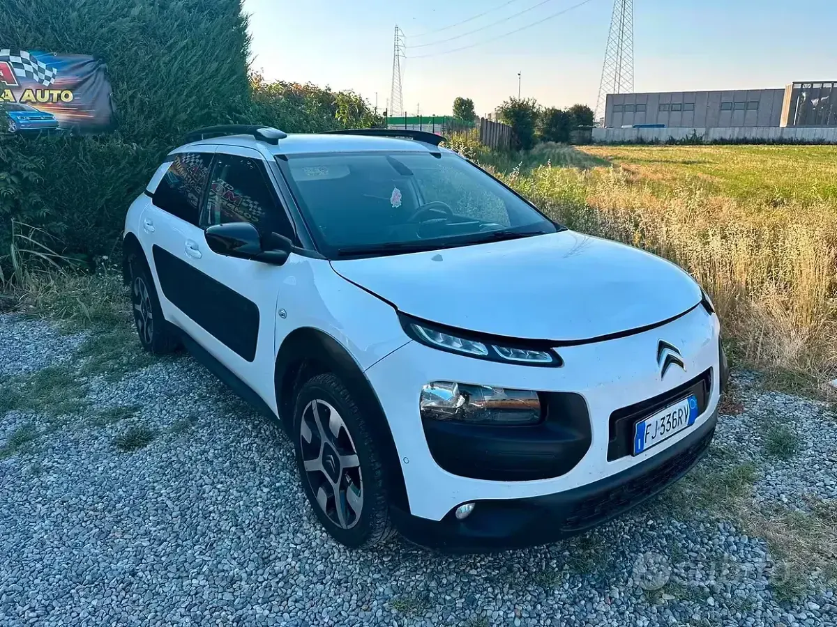 Usata Citroën C4 Cactus 99 CV (72 kW) 2017 Bianco Utilitaria