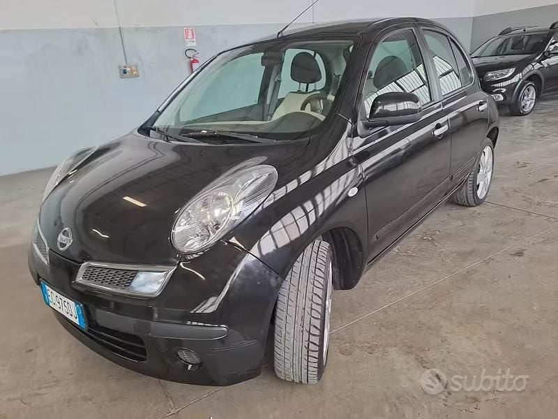 Usata Nissan Micra 78 CV (57 kW) 2010 Nero Utilitaria