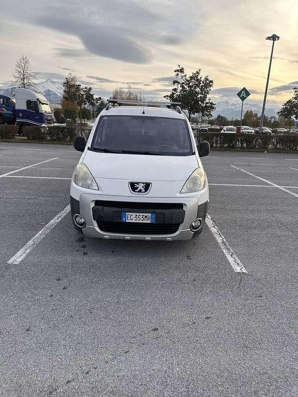 Usata 2011 Peugeot TePee Outdoor Station wagon | 6000 € (Buon prezzo) - Immagine 1/4