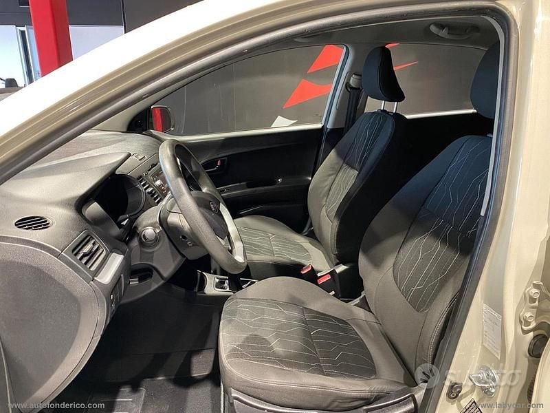 Usata Kia Picanto Style 68 CV (50 kW) 2011 Utilitaria