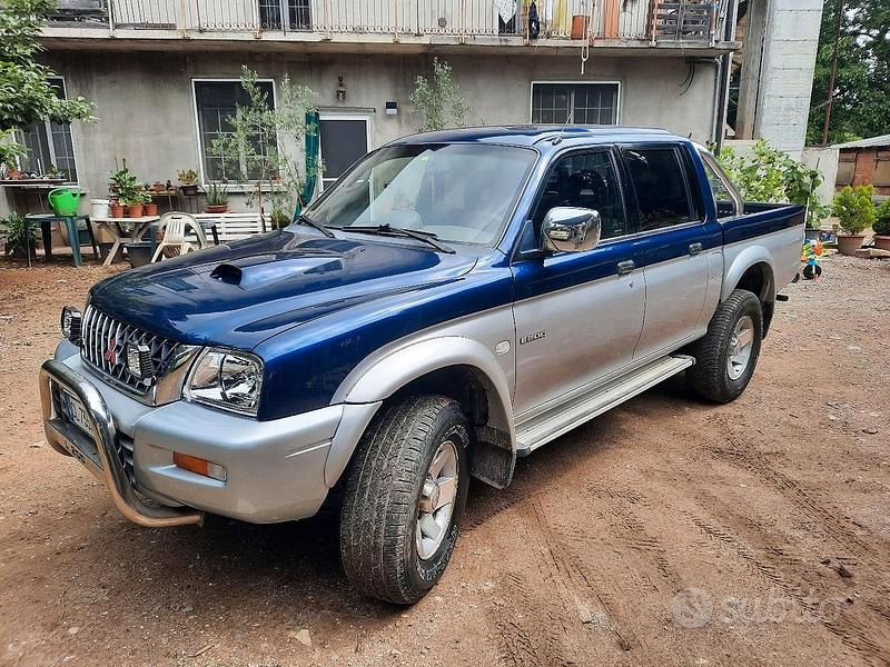 Usata Mitsubishi L200 87 CV (63 kW) 2003 Blu Pick-up